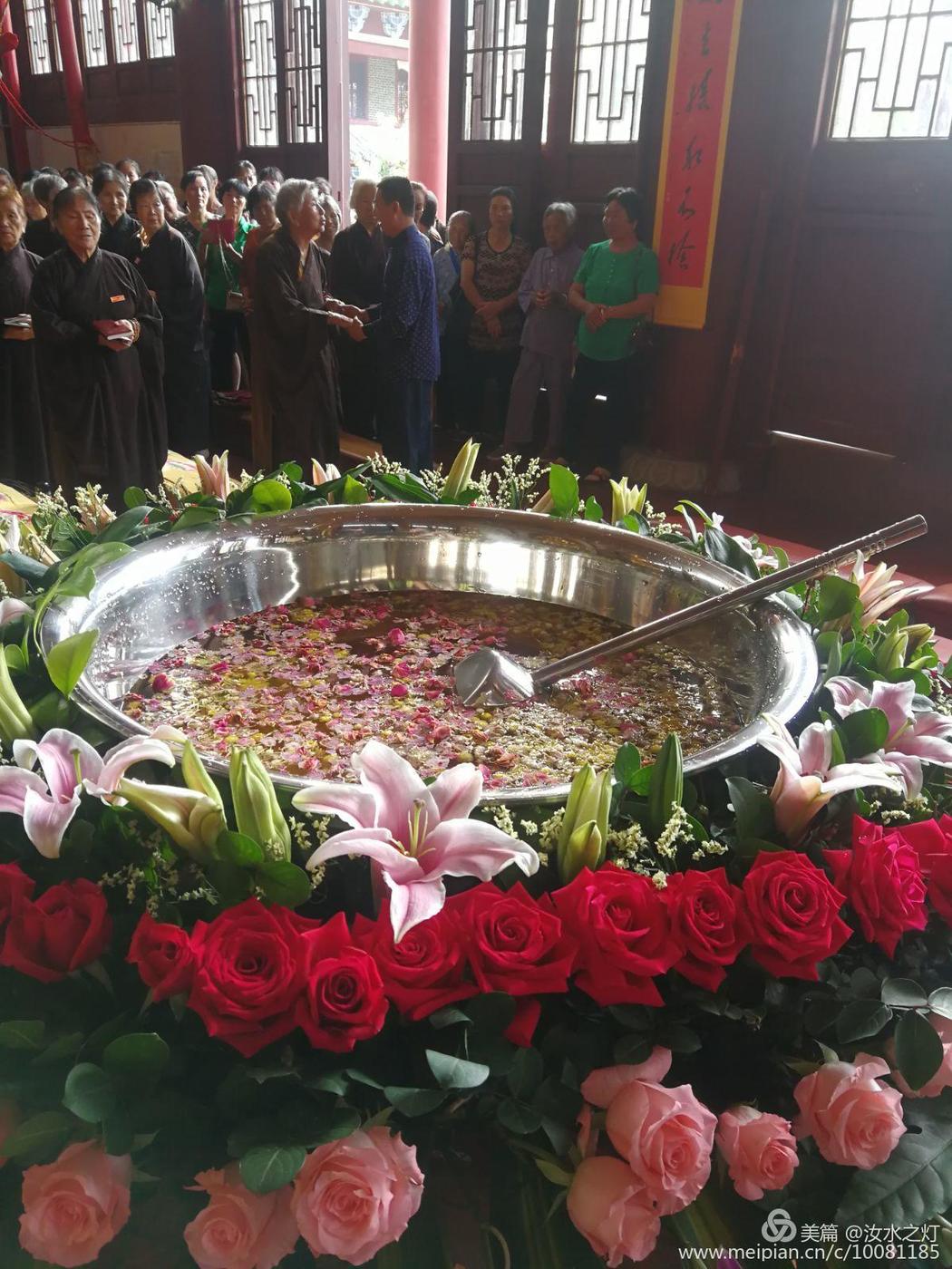 正觉古寺圆满举行浴佛节法会