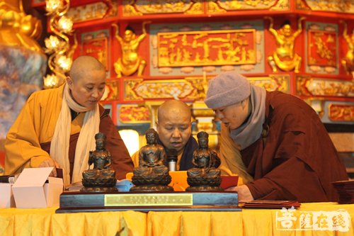 抚州大金山寺三坛大戒圆满：发戒牒谢师