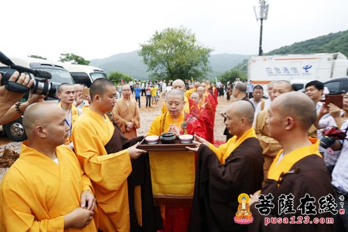 中国法眼宗发源地崇寿禅院重建奠基庆典法会举行暨首届文益禅师与法眼宗学术研讨会开幕