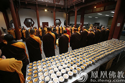 短短7天时间 杭州灵隐寺已向民众奉送腊八粥32万份
