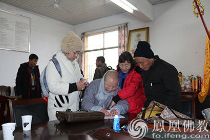 快过年了！九华山上禅堂向偏远寺庵僧尼送善款物资